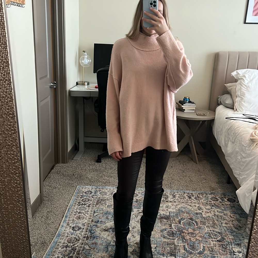 Free people size M pink oversized mock neck sweater